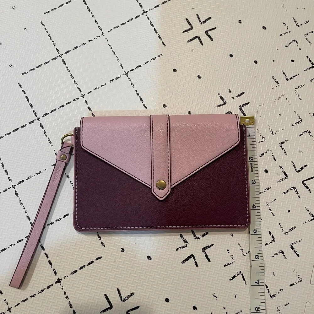 Fossil Sophia wallet/ wristlet in‎ purple
